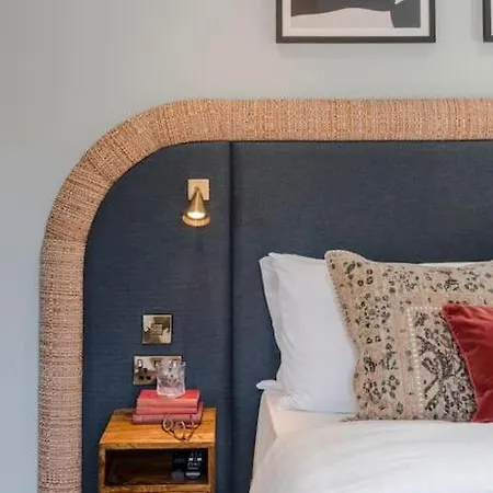 12 Barley View Luxury